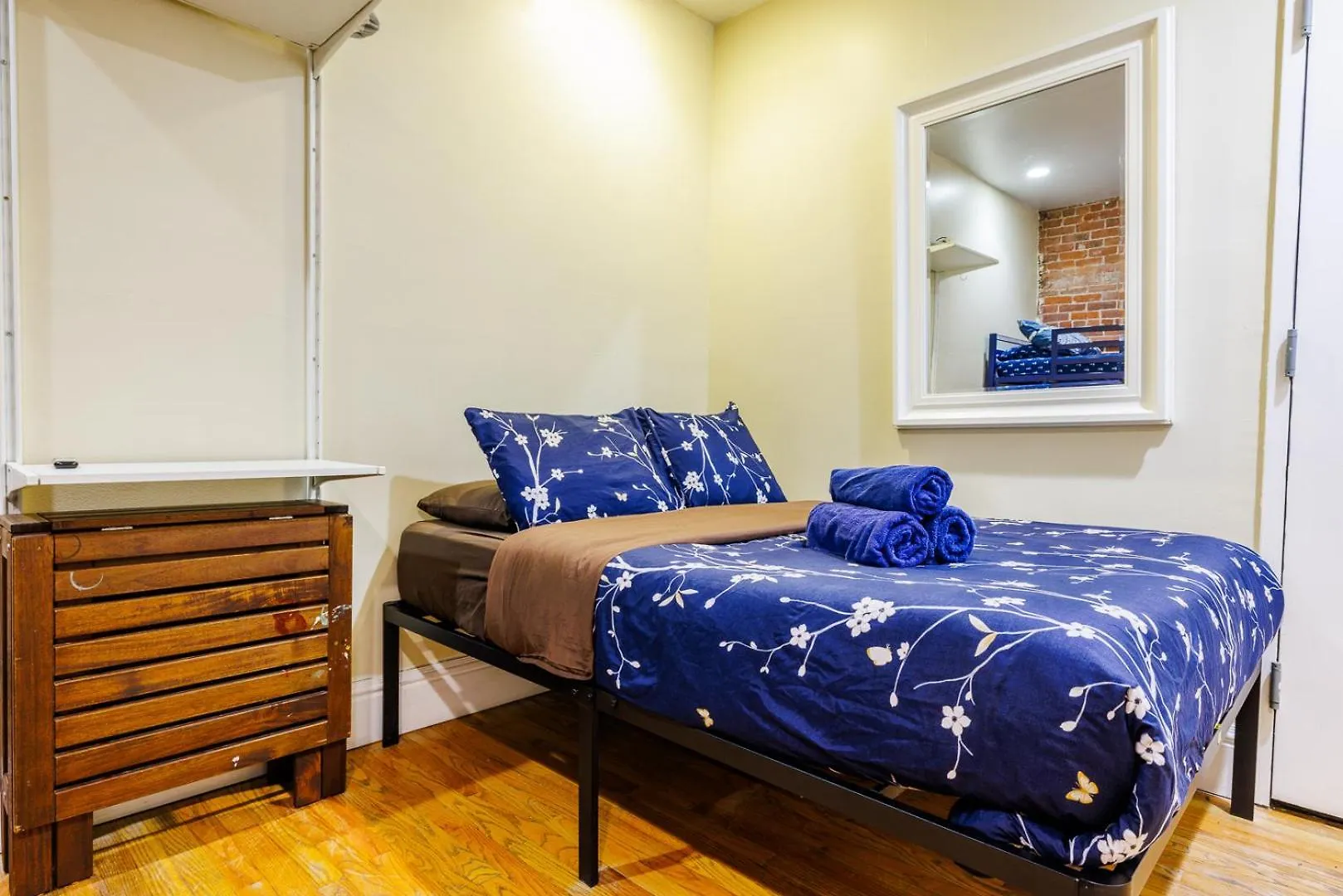 Studios In New York 0*,