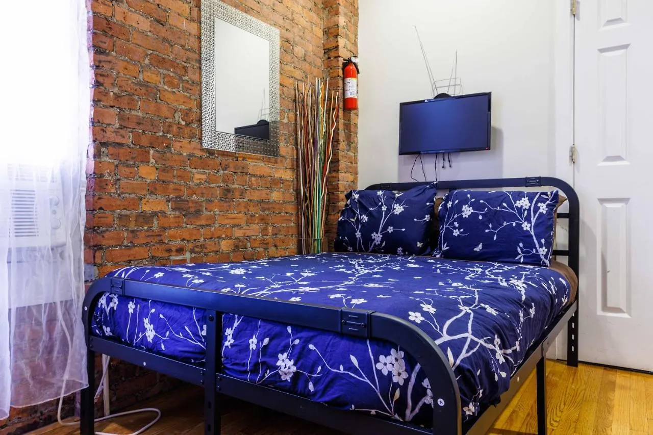 Studios In New York 0*,