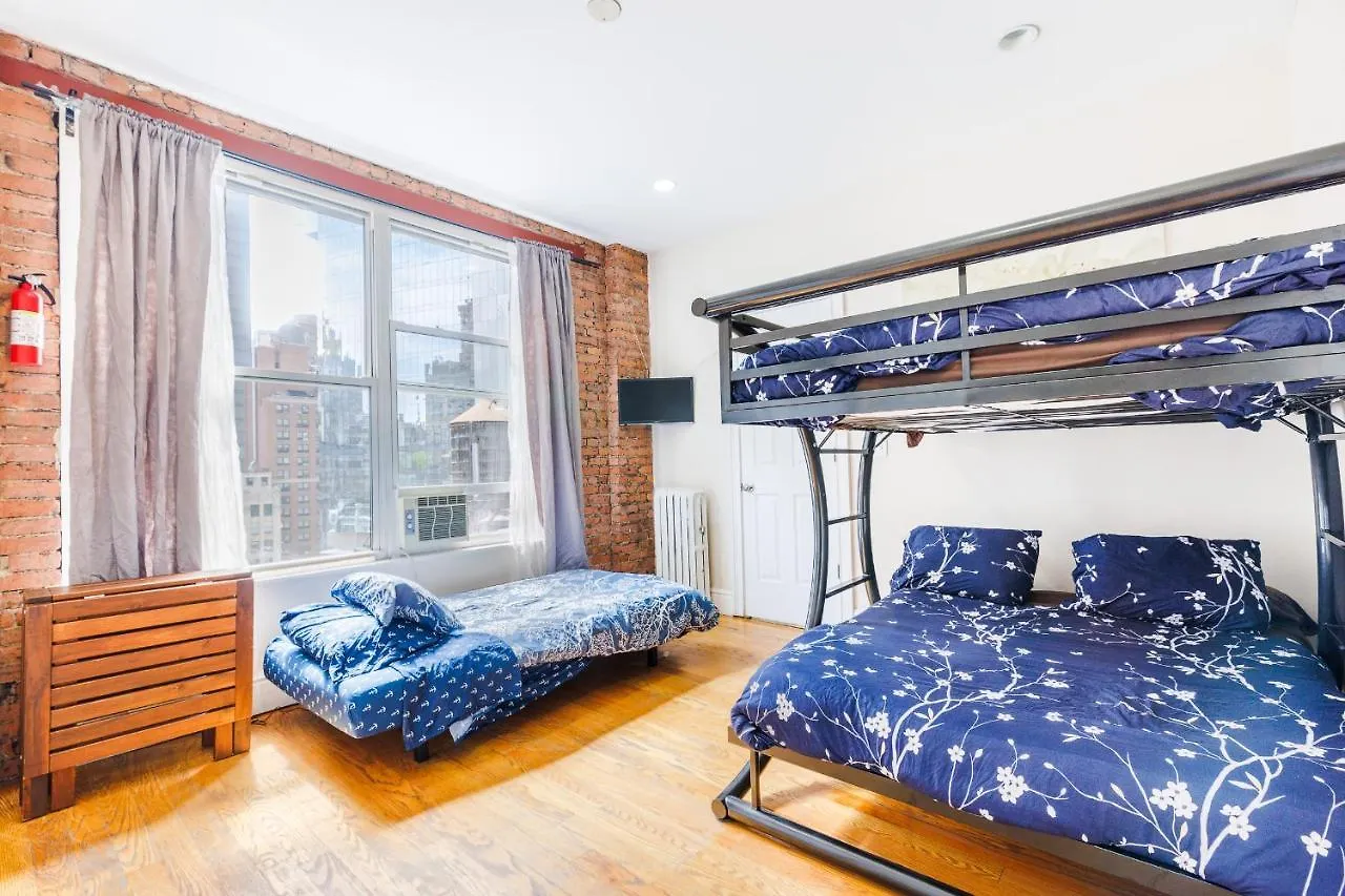 Studios In New York 0*,