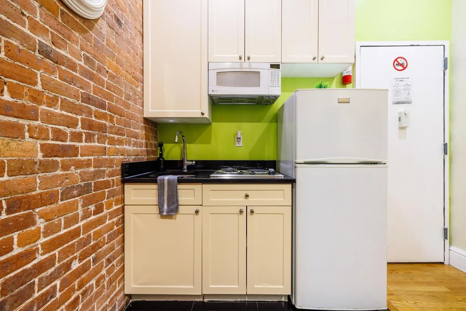 Studios In New York 0*,  United States